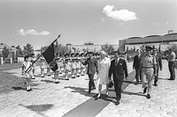 שגריר אוסטריה מגיע לבית הנשיא, 1972, משמר כבוד עם דגל גדוד נח"ל 908.