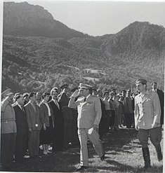 Сутјеска, смотра преживелих бораца, са Кочом Поповићем, 1958.