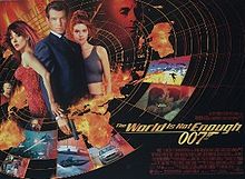Áp phích thể hiện Bond và hai người phụ nữ của mình trong phim này.