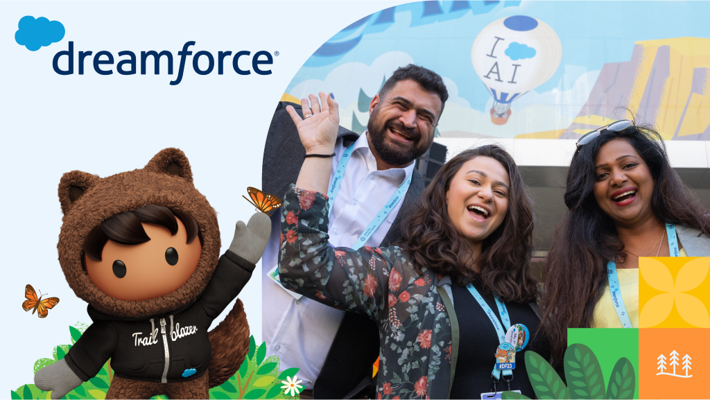 A group of people at Dreamforce event smiling 