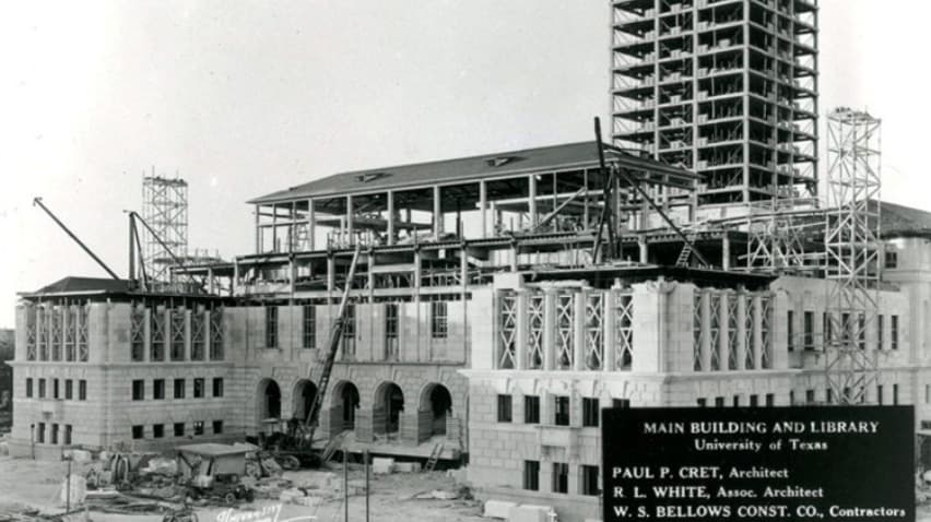 Black & white photo of UT Tower construction in the 1920s