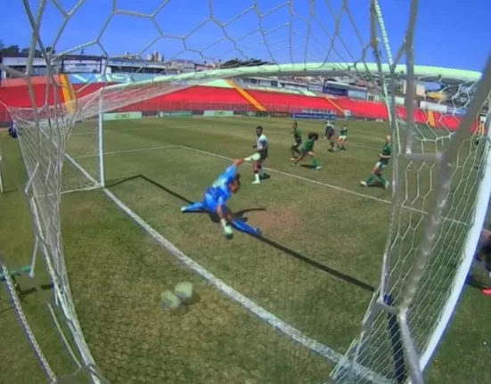 Terceiro gol do Corinthians na semifinal do Brasileirão Feminino (Foto: Reprodução/ tv globo)