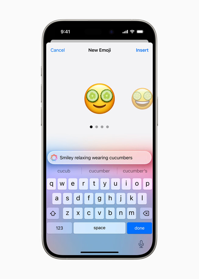 Um usuário seleciona opções de Genmoji baseadas na solicitação “Emoji sorridente relaxando com rodelas de pepino nos olhos”.