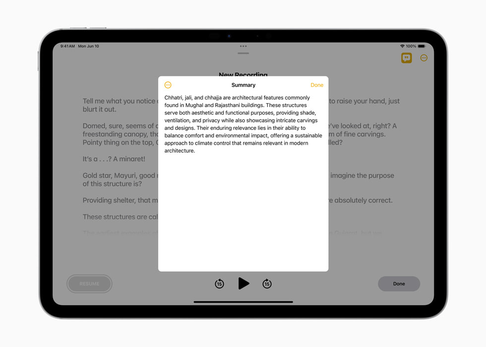 Um iPad Pro mostra a possibilidade de gerar um resumo de um áudio gravado.