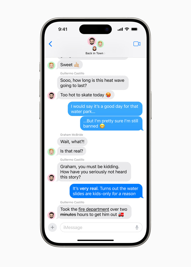 O iPhone 15 Pro mostra uma mensagem sendo escrita com a palavra “bouncing” selecionada e o efeito de texto Tremor selecionado.