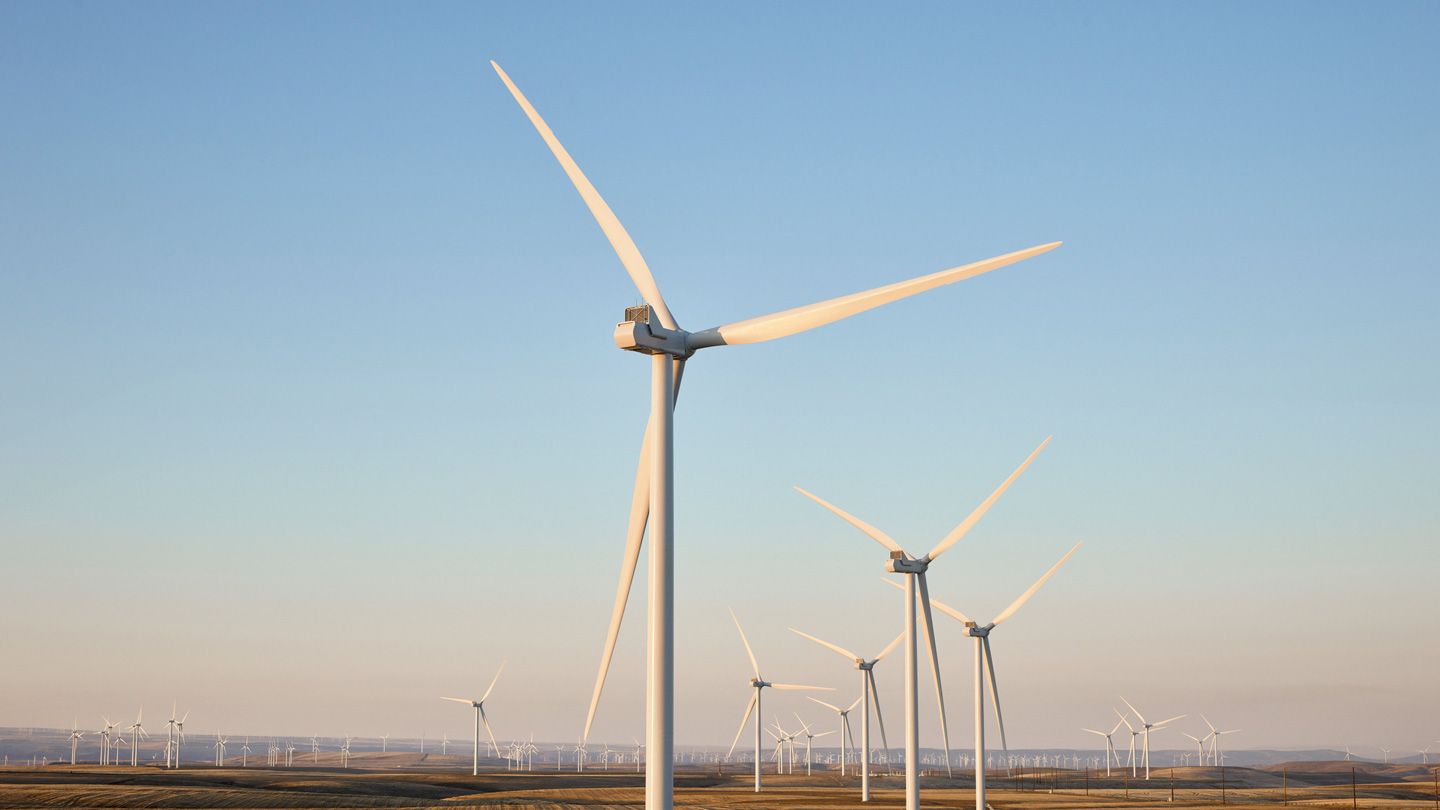 Windräder im Windpark Montague in Oregon.