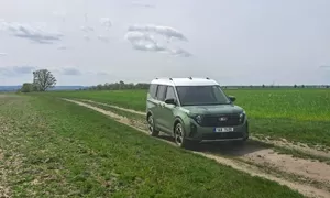 Dodávkář, Recenze & testy: Ford Tourneo Courier 1.0 EB Active: Vizáž Defenderu, ovládání osobáku a prostor jako v dodávce