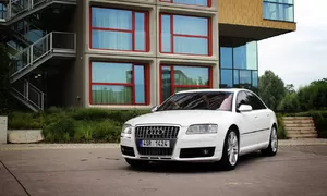 Historie, Recenze & testy: 2007 Audi S8 V10: Smysl nedává, ale je zatraceně dobře, že vzniklo