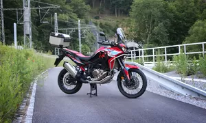 Recenze & testy, V jedné stopě: CRF1100L Africa Twin ES: Výletní mašina