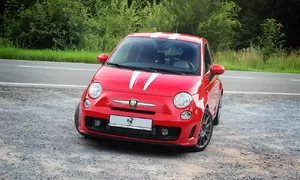 Historie, Recenze & testy: Abarth 500 Ferrari Dealers Edition: Tato pětistovka má grády