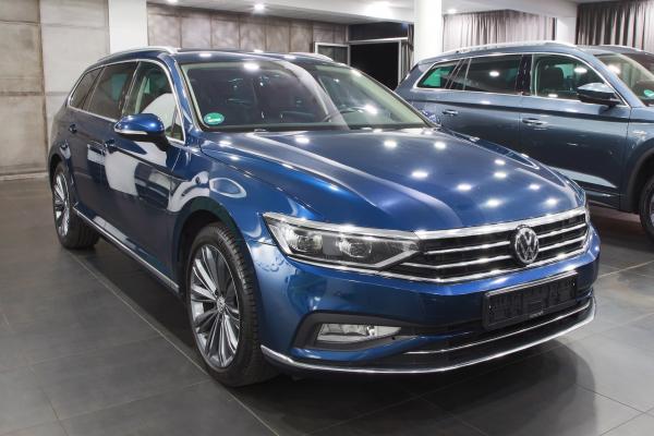 Volkswagen Passat B8 Variant Elegance 2.0 TDI 140kW DSG / Facelift 2020 / Matrix Led / Virtual cockpit / ALU 18''+ ALU 17''