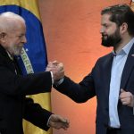 Lula e Boric não citam a Venezuela em declaração final de encontro em Santiago