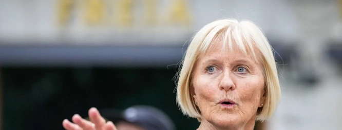 Unio-leder Ragnhild Lied mener statsminister Jonas Gahr Støre (Ap) må engasjere seg for å få en slutt på den fastlåste konflikten i statsoppgjøret. 