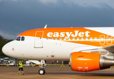 File photo dated 17/5/2021 of an easyJet plane at Gatwick Airport. EasyJet's new control centre is enabling its operations teams to better manage flights using AI, the airline said. Personnel based at the integrated control centre near Luton Airport, Bedfordshire, have access to Jetstream, a generative AI tool, which the company says helps them solve issues for pilots and crews on the ground more quickly. Issue date: Wednesday May 22, 2024. Foto: David Parry