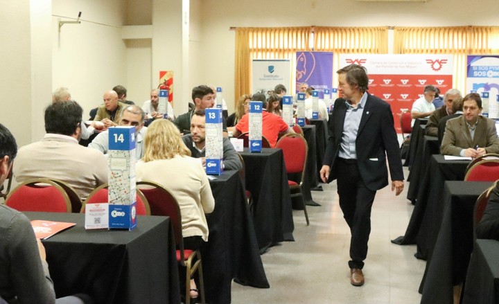 En San Miguel, Jaime Méndez participó de la sexta Ronda de Negocios. También lo hicieron los emprendimientos formados en la Incubadora Municipal de Empresas.