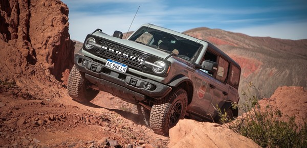 Análisis del Ford Bronco: cómo anda el 4x4 que llega para imponer sus propias reglas