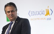 "Construção de um ensino de qualidade", diz Camilo Santana sobe aprovação do novo ensino médio