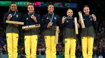 Seleção Brasileira feminina ficou com a medalha de bronze; Disputa por equipes aconteceu na tarde desta terça-feira (30)