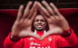 Carlos Miguel foi anunciado pelo Nottingham Forest, da Premier League