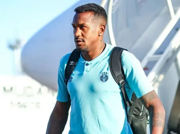 Jogador do Grêmio comete gafe nas redes antes de jogo contra o Cruzeiro