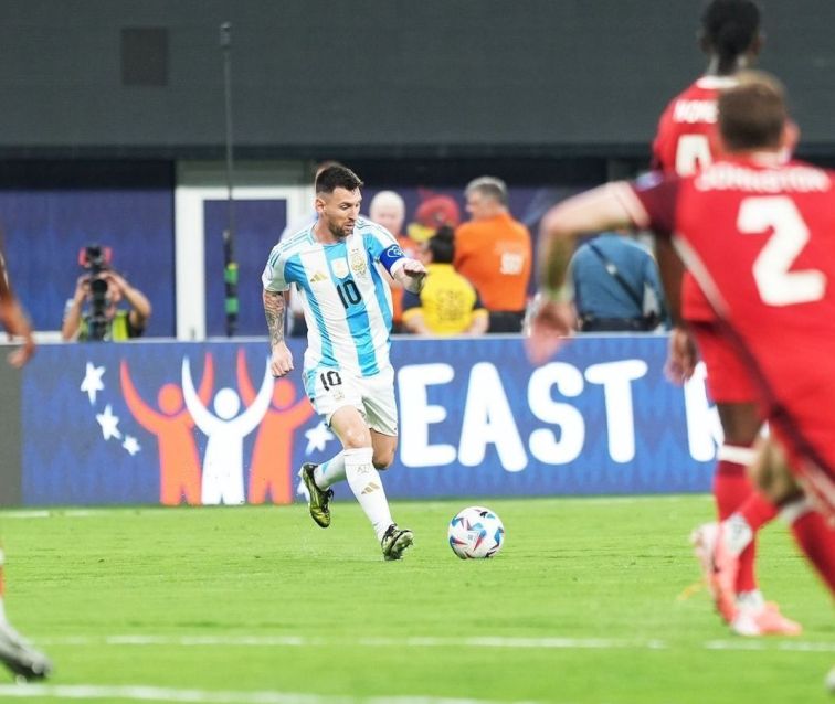 Messi anotou o segundo gol da vitória da Argentina contra o Canadá