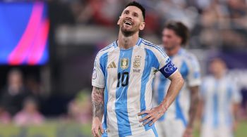 Seleção Argentina é comandada por Lionel Scaloni desde 2018; Enquanto isso, Seleção Brasileira tem o terceiro técnico diferente após a Copa de 2022 