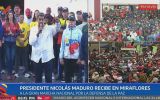 Maduro faz discurso durante protesto chavista