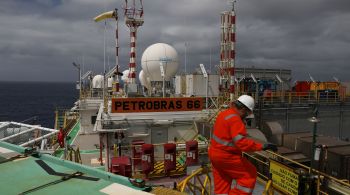 A produção total (petróleo e gás natural) foi de 4,353 milhões de barris de óleo equivalente por dia (boe/d)