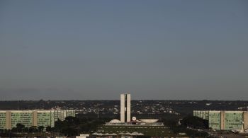 Distrito Federal registra alerta de baixa umidade; recomendação é aumentar ingestão de água e evitar exposição ao sol em horas mais quentes 