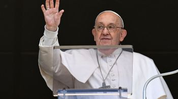 Pontífice é alvo de críticas por uso do termo “frociaggine” em reuniões com bispos