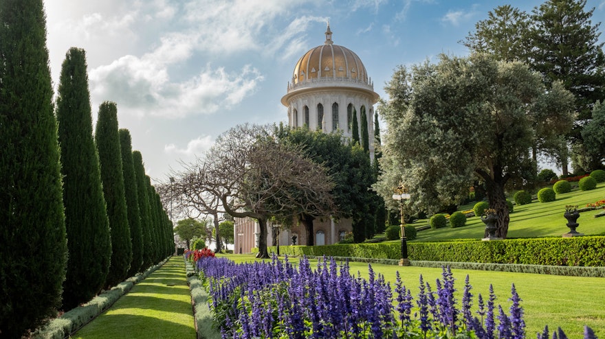 A view of the Shrine of the Báb and its surrounding gardens.