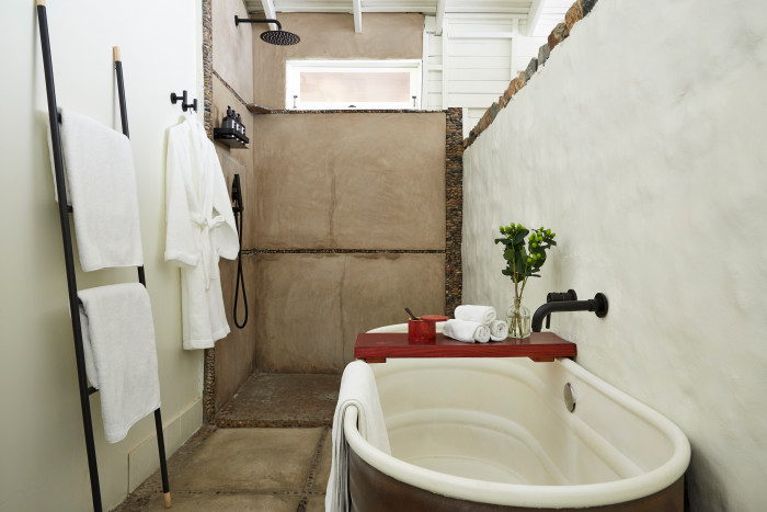 A guest bathroom at Sparrows Lodge