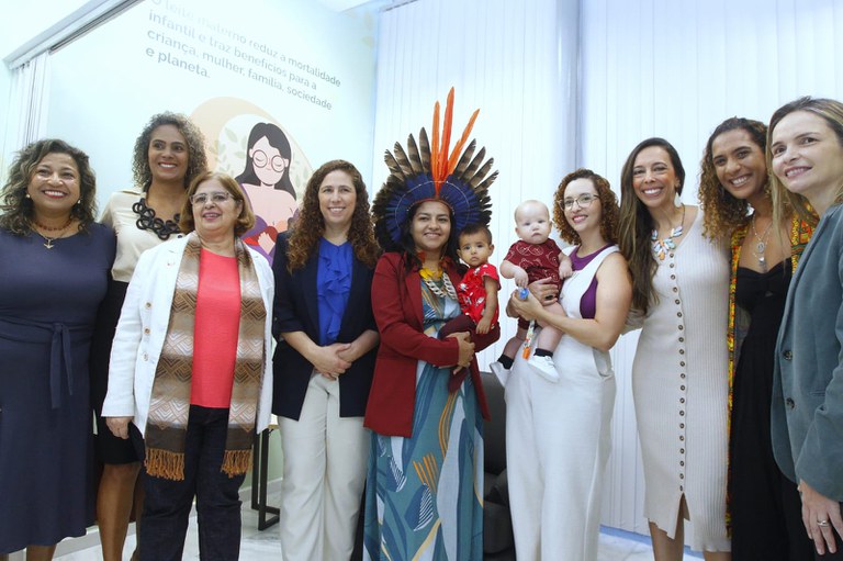 imagem: fotos da autoridades mulheres presentes no evento