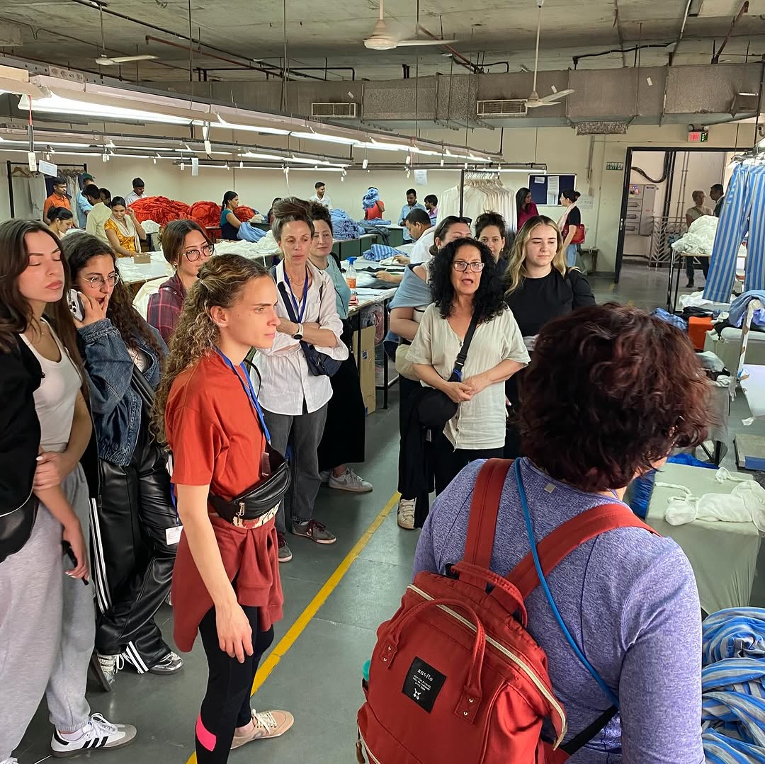 סטודנטים ומרצים מהחוג לעיצוב אופנה מבקרים בהודו