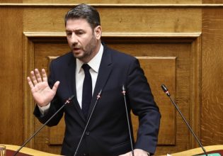 H «καθαρή στρατηγική» Ανδρουλάκη, το μήνυμα προς τους «αντιφρονούντες» και ο στόχος της πρώτης θέσης