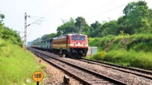 Bandra Terminus-Lalkuan Weekly SF Express, Western Railway