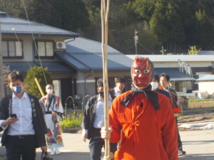 春祭り　獅子舞鼓舞