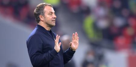 Al Rayyan (Qatar), 08/02/2021.- Bayern head coach Hansi Flick reacts during the semi final soccer match between Al Ahly SC and Bayern Munich at the FIFA Club World Cup in Al Rayyan, Qatar, 08 February 2021. (Mundial de Fútbol, Catar) EFE/EPA/NOUSHAD THEKKAYIL