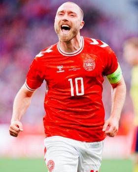 Soccer Football - International Friendly - Denmark v Sweden - Parken, Copenhagen, Denmark - June 5, 2024 Denmark's Christian Eriksen celebrates scoring their second goal   Liselotte Sabroe/Ritzau Scanpix via REUTERS      ATTENTION EDITORS - THIS IMAGE WAS PROVIDED BY A THIRD PARTY. DENMARK OUT. NO COMMERCIAL OR EDITORIAL SALES IN DENMARK. (L'Equipe)