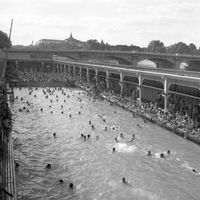 Piscine Deligny, juillet 1956