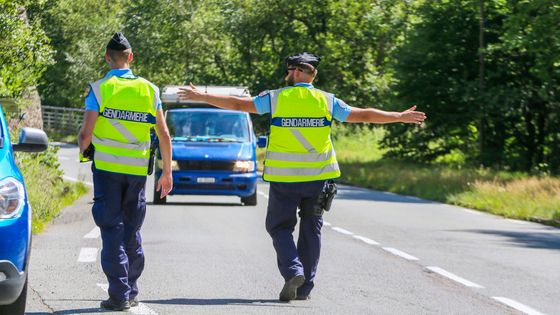 Une opération de contrôle routier réalisée par des gendarmes. (photo d'illustration).