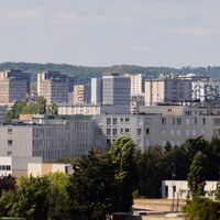 Paysage urbain dans le département de la Seine Saint Denis, 13 mai 2022.