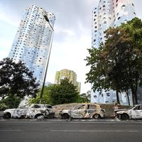 Voitures brûlées à Nanterre, le 30 juin 2023 dans le cadre des émeutes consécutives à la mort de Nahel.