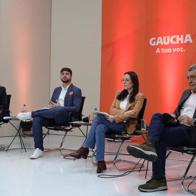 PORTO ALEGRE, RS, BRASIL - ELEIÇÕES 2024 - Debate com os pré-candidatos à prefeitura da Capital, promovido pela Rádio Gaúcha. FOTO: JEFFERSON BOTEGA, AGÊNCIA RBS. Na imagem, Maria do Rosário, Felipe Camozzato, Juliana Brizola e Sebastião MeloIndexador: jeff botega<!-- NICAID(15833639) -->