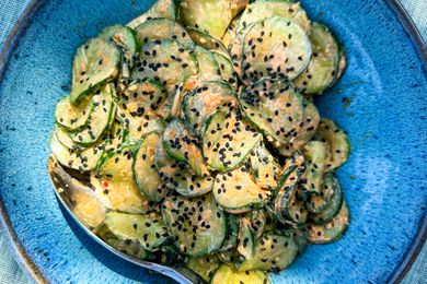 4-ingredients cucumber salad