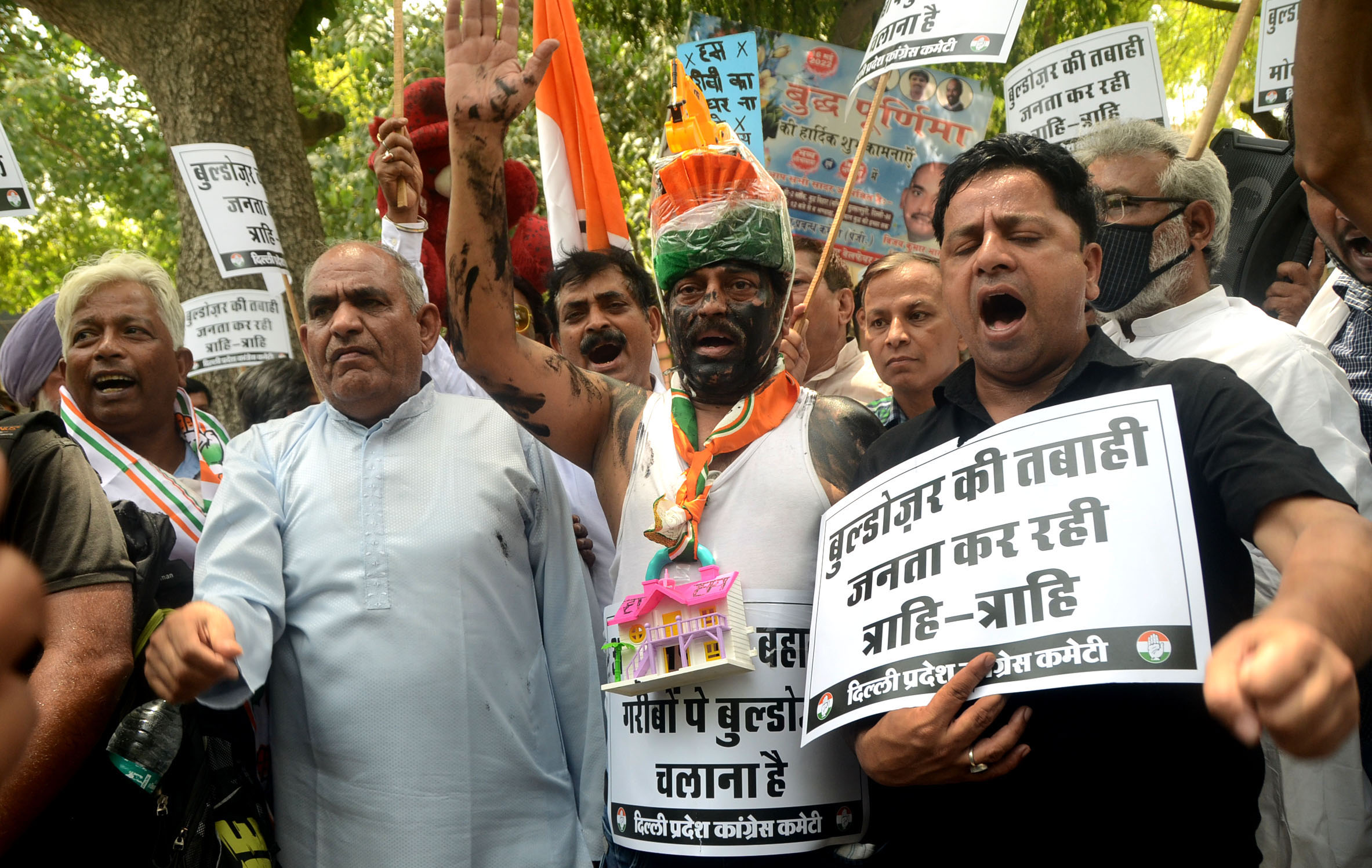 Delhi Congress stages protest over encroachment drive near BJP HQ