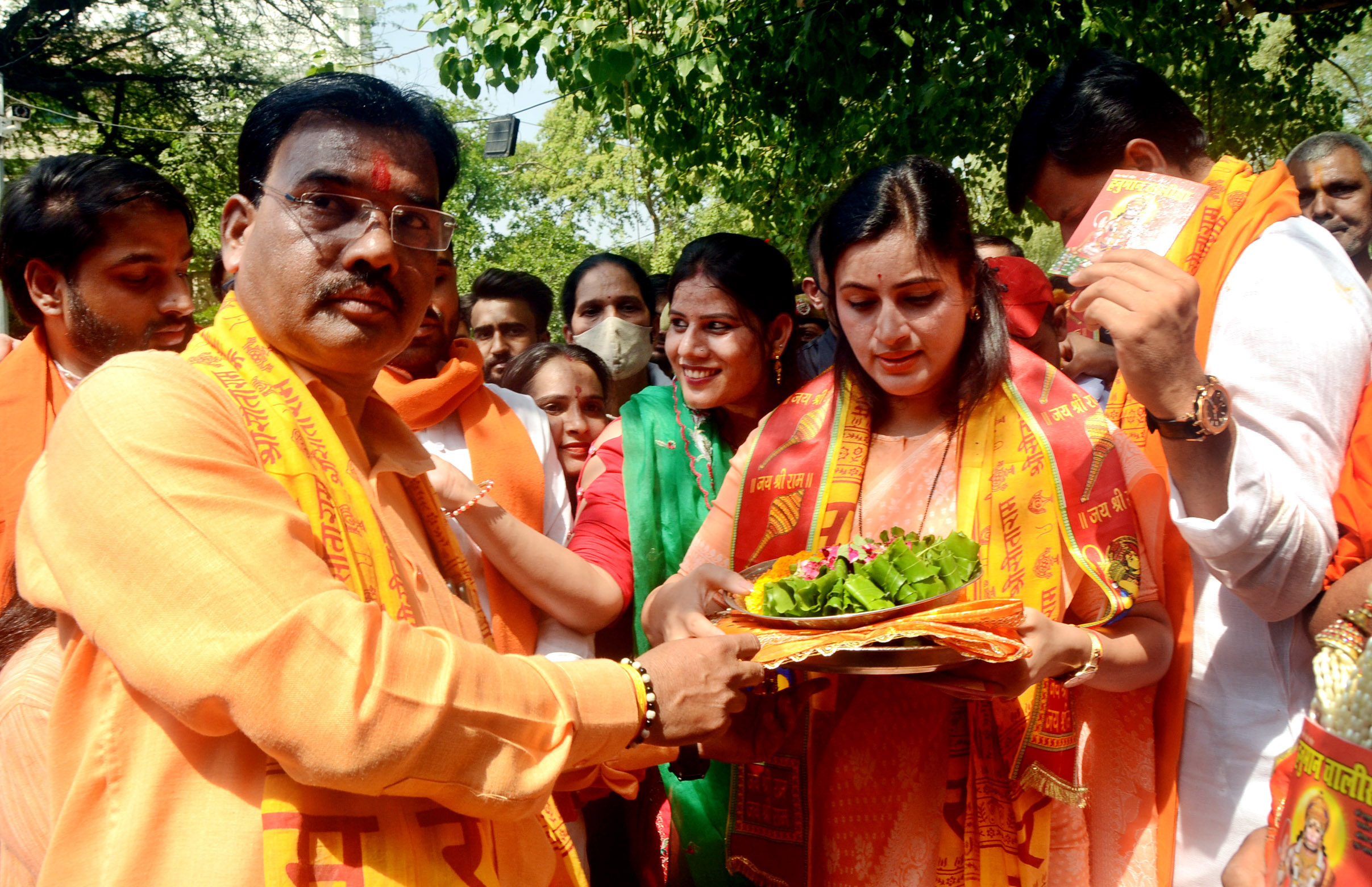 Navneet Rana offer prayers at Hanuman Temple in Connaught Place