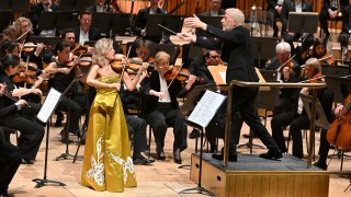 Thomas Adès conducts violinist Anne-Sophie Mutter and the LSO in Lutoslawski’s 1984 Partita