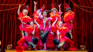 Danielle de Niese in Glyndebourne’s riotous production of Franz Lehar’s operetta