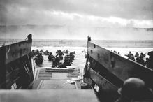 US troops landing on Omaha Beach, Normandy